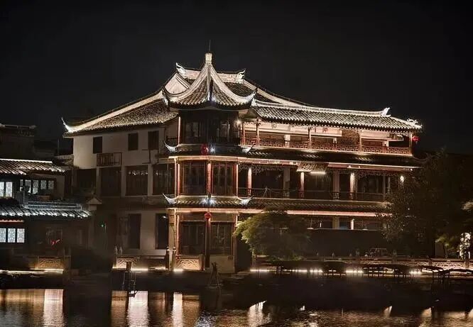 ��Ϫ����ӱ߲�ݰ����ƹ�