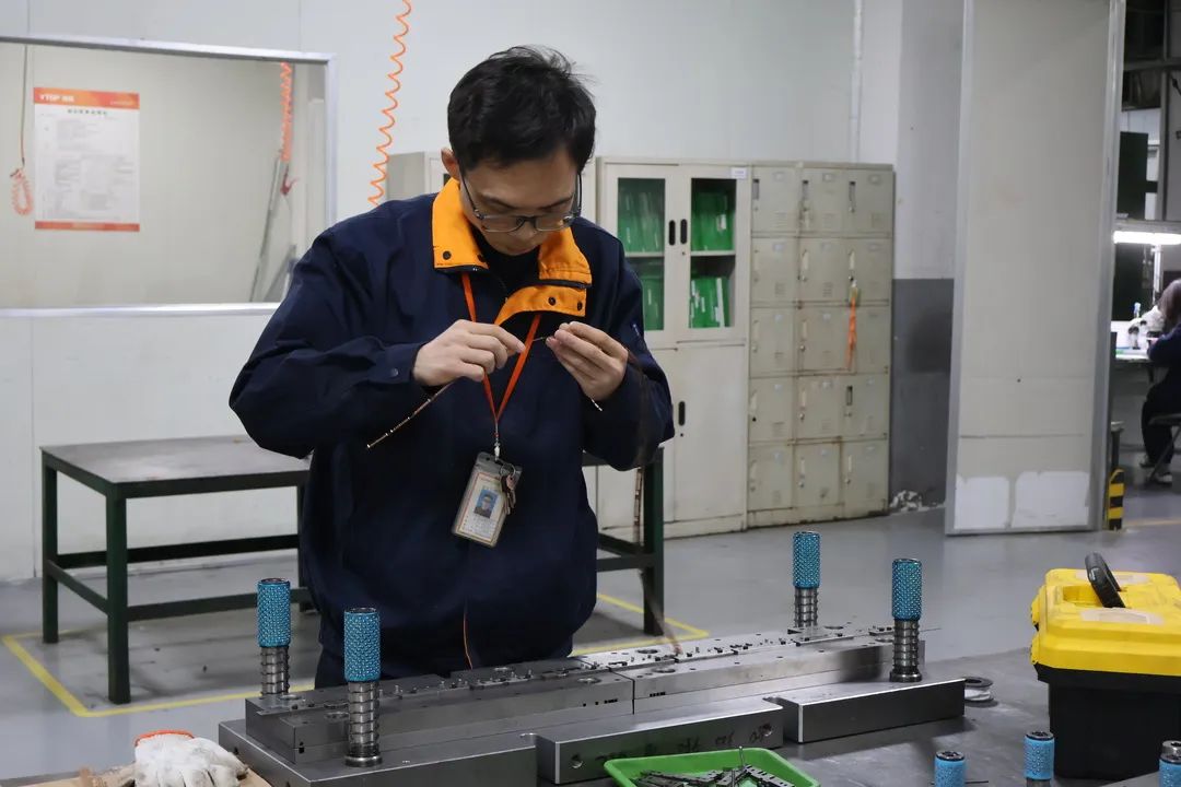 2559585ab8f1db035cea76042c6edfbb_.jpg 图片