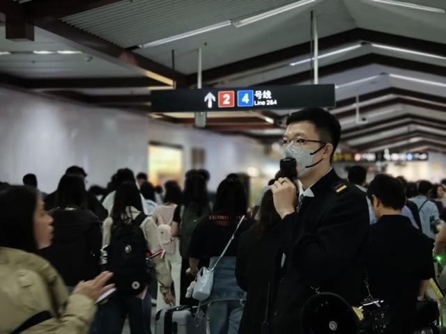 苏州火车站1 钱庆203681.jpg