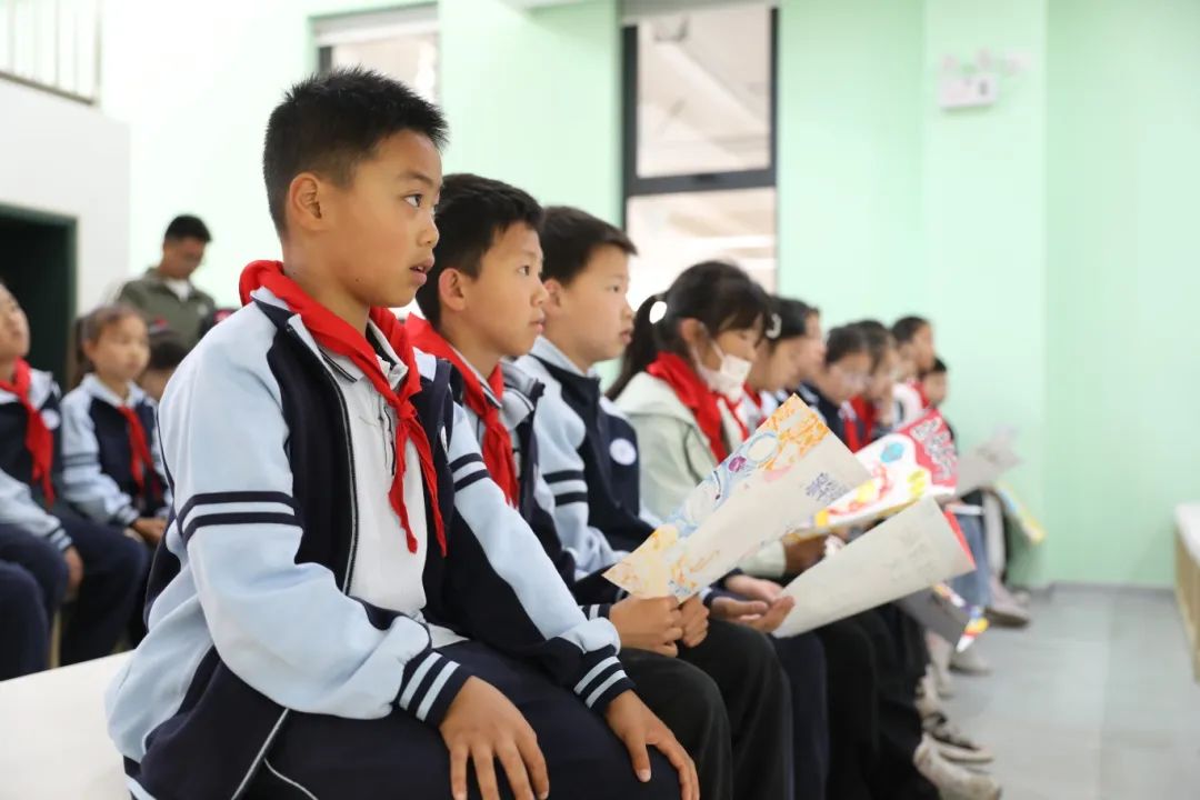 四、双向礼赠,文化共建的温暖传递(学生回赠手抄报1).JPG