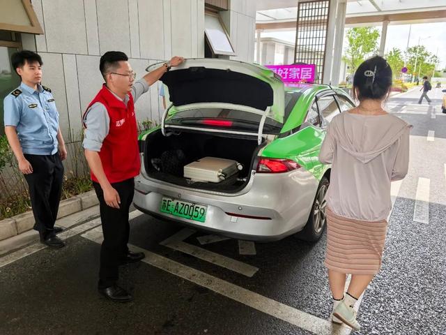 5温暖延伸,服务旅客 (4).jpg