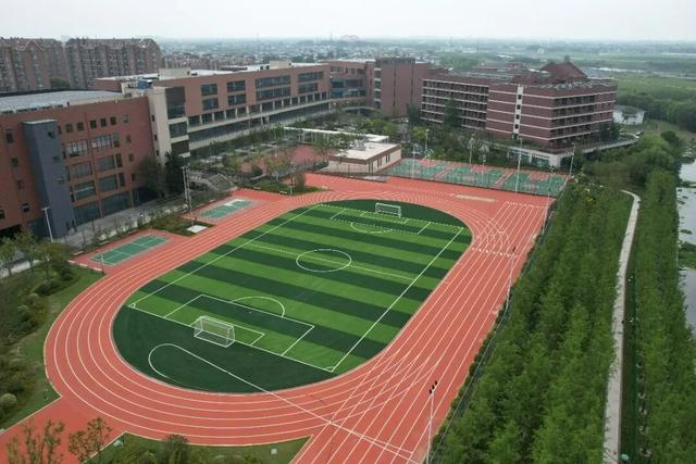 花溪小学分部操场.jpg